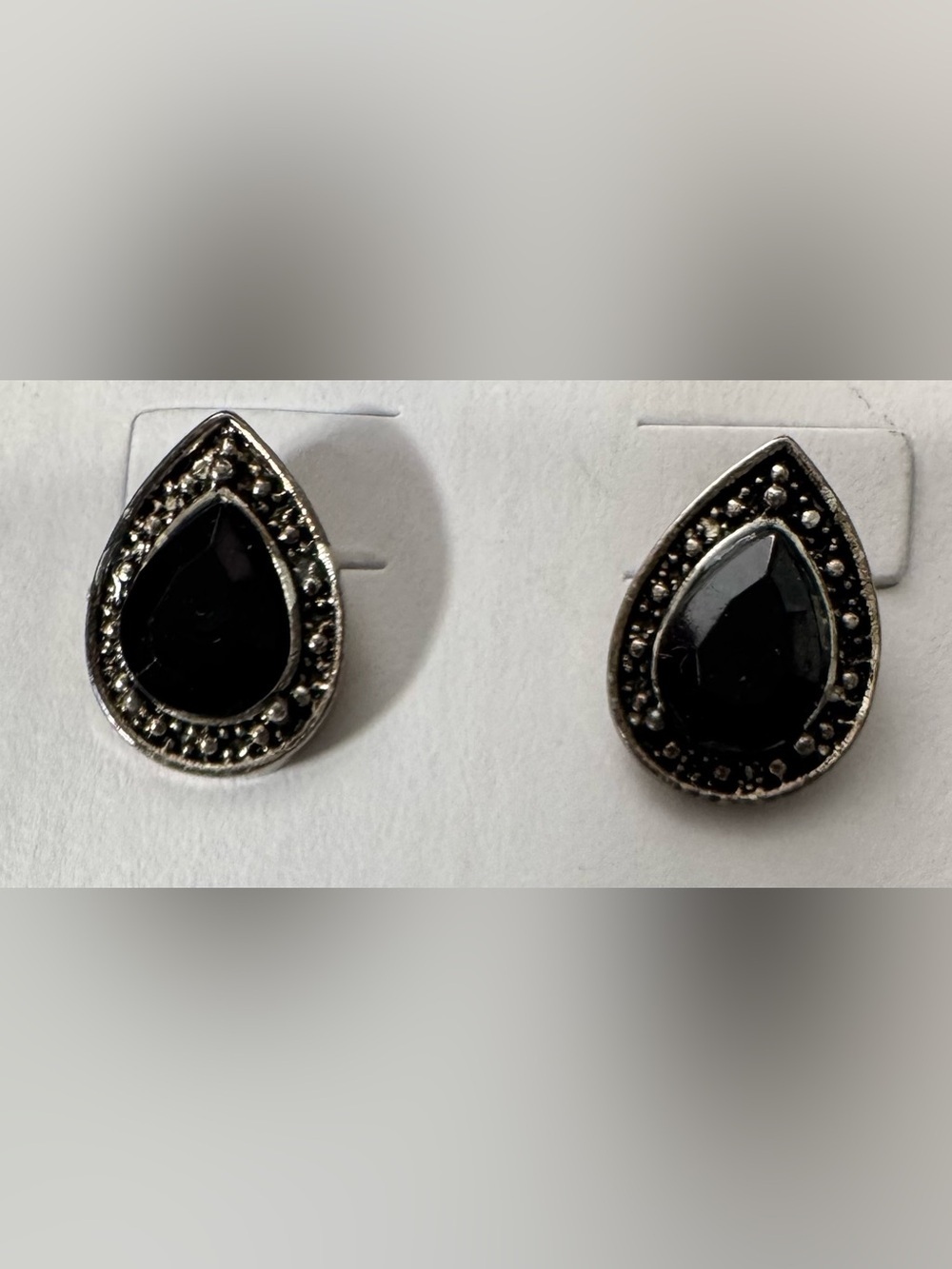 Black stone Teardrop Stud Earrings with Silver Accent vintage style classy